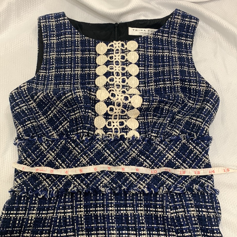 Trina Turk Navy and White Sleeveless Tweed Shift Dress with Lace Trim - Picture 6 of 6